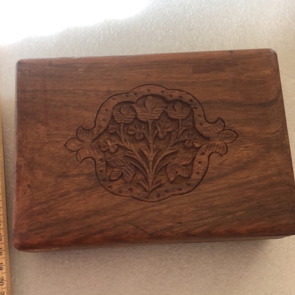 Indian hand caved wooden jewelry box/ decor - Picture 13 of 15
